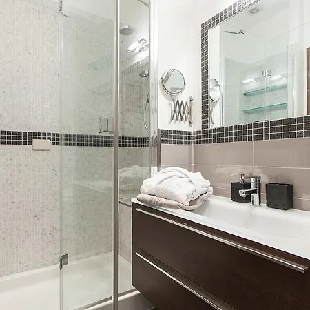 In Mial House 로마