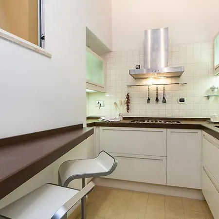 아파트 In Mial House